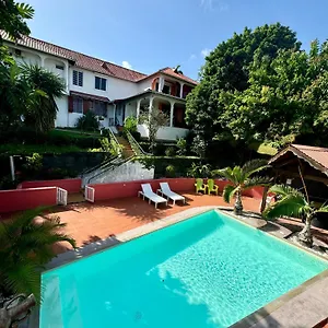  Guest house La Canopee Enchantee, D'hotes, Piscine, Proche Aeroport, Gare Maritime